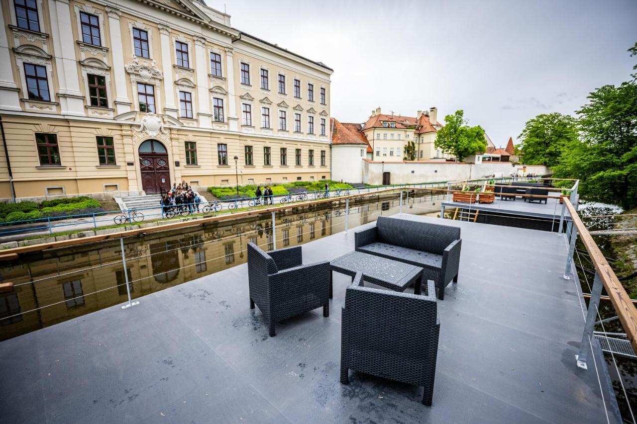 Rezidence Malse - Unikatni Apartmany Na Vode Ceske Budejovice Ngoại thất bức ảnh